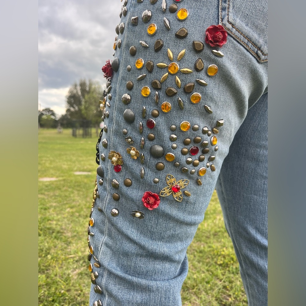 🤩 Dolce & Gabbana Crystal Roses Heart Embellished Jeans Authentic Sz 44 US 8/10